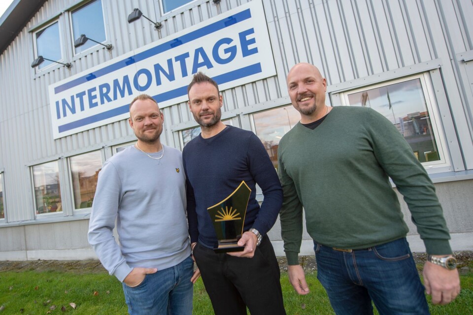 Bröderna Patrik, Ola och Peter Glad äger lika mycket vardera av Intermontage. Ola håller priset Årets Företagare i Bromölla 2019.