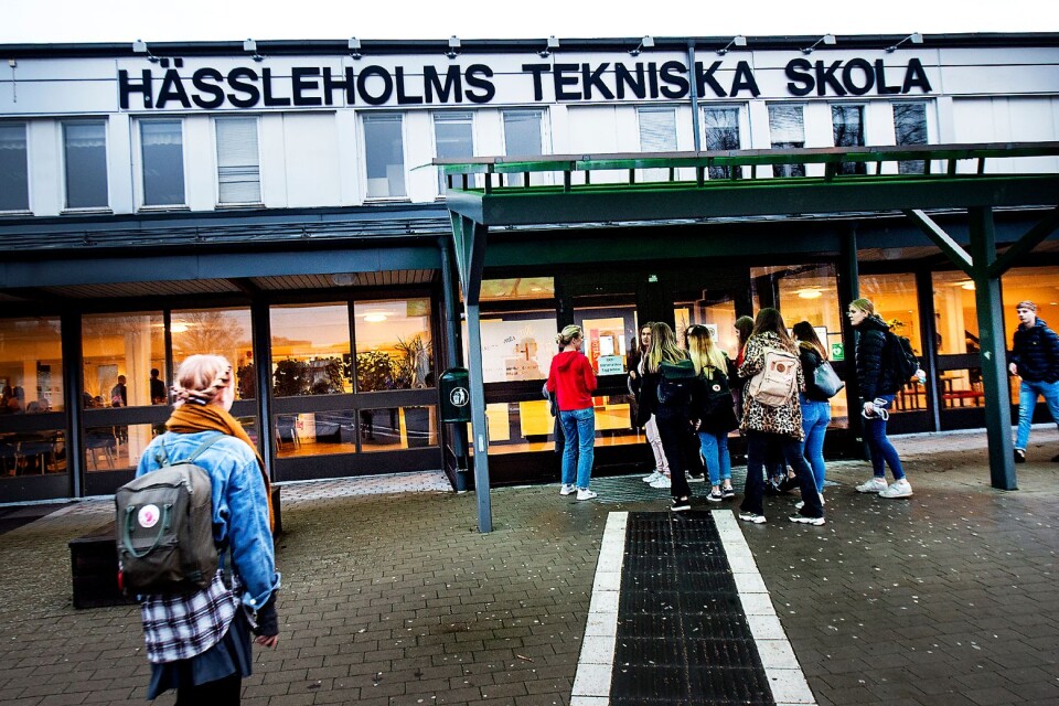 Hässleholms Tekniska Skola, HTS,  har höjt säkerheten. Fler dörrar än tidigare är låsta.