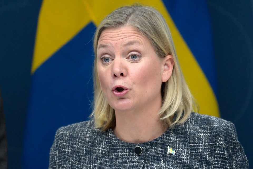 Finansminister Magdalena Andersson (S) presenterar ett av regeringens krispaket.