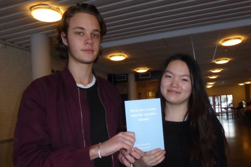 Vågar bryta tystnaden! Gustav Storck och Alicia Stenlund på NoAbuse UF har gett ut en bok med vittnesmål om sexuella övergrepp.