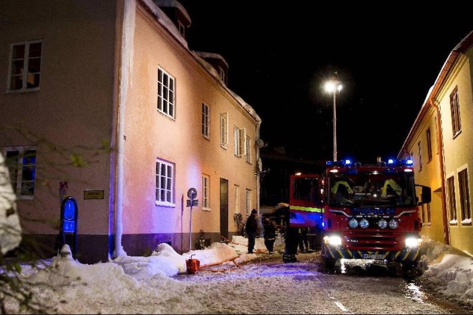 Det brann två gånger 1 december i Ystad i fjor, först på Skepparegatan, sedan på Lilla Östergatan. Båda bränderna är anlagda.