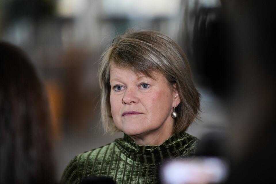 Vänsterpartiets ekonomipolitiska talesperson Ulla Andersson möter pressen i Riksdagen efter att ha meddelat att hon inte kandiderar som ordförande för Vänsterpartiet.