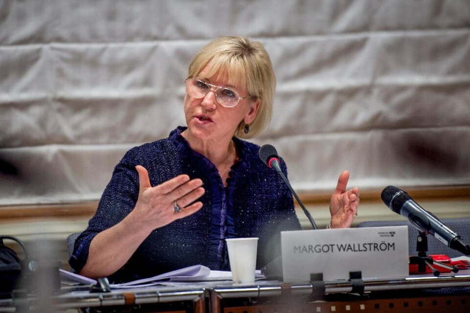 Två svenskar som hållits som gisslan i Syrien frigavs i går, uppger utrikesdepartementet för TT. Det är ännu okänt när svenskarna tillfångatogs eller var de hållits gisslan. Utrikesminister Margot Wallström tackar i ett mejl till TT de länder som stött