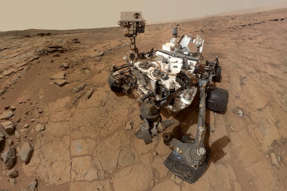 Att Mars sannolikt bär på flytande vatten har fått både forskare och intresserade att hoppas på nästa stora upptäckt: Liv. Men risken för att skada detta liv gör att fynden inte kan undersökas närmare. I april publicerades uppgifterna om att Nasas landf