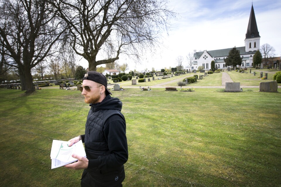 En öppen grönyta i norra delen av kyrkogården i Nosaby ska bli muslimskt gravkvarter. ”Vi har en bra plats för detta och såg möjligheterna”, säger Mikael Thörnström, församlingens arbetsledande kyrkvaktmästare.