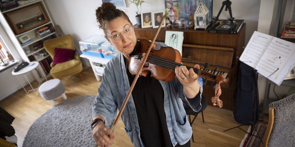 Hannah Westford Cooke lärde sig att spela fiol när hon var sex år. Nu musicerar hon tillsammans med sin dotter Matilda.