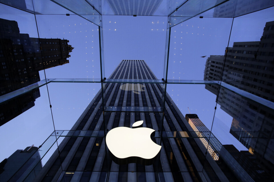 På bilden syns Apples logotyp vid en butik i New York. Arkivbild.