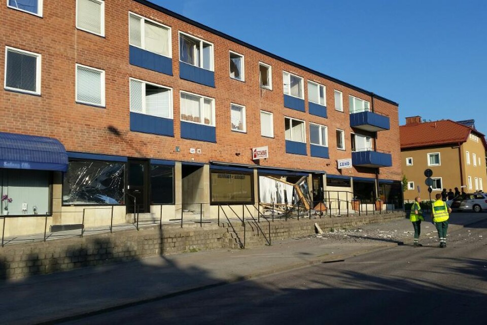 Polisen har nu kunnat inleda en teknisk undersökning i det bostadshus i Arboga som fick omfattande skador vid en kraftig explosion i fastigheten i lördags. Huset har av säkerhetsskäl besiktigats innan polisen började sitt arbete på platsen. Sammanlagt f