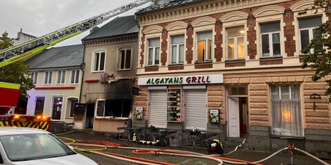 Kraftig brand på Algatan – boende evakuerade
