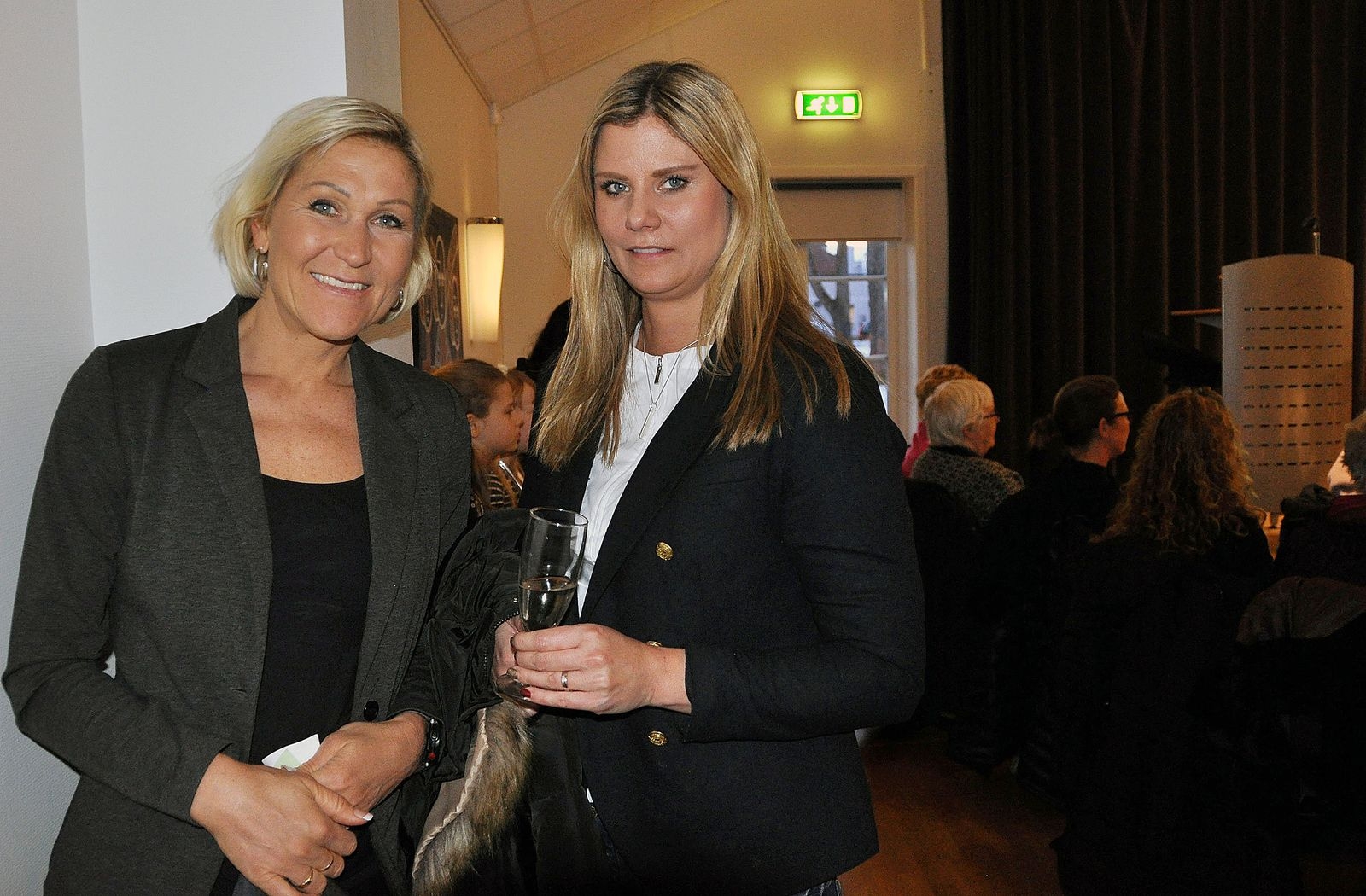 Therese Thomsson och Sophia Magnusson kom tillsammans för att låta sig inspireras av modevisningen.