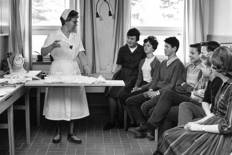 Hemkunskapslektion i Fruängens folkskola 1961.
