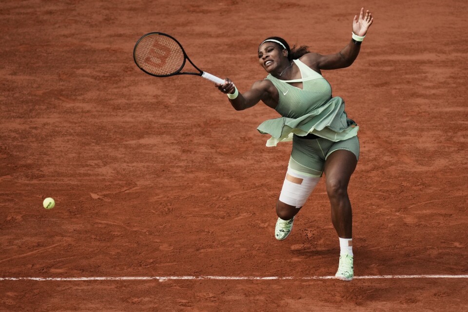 Serena Williams är utslagen i Franska mästerskapen.