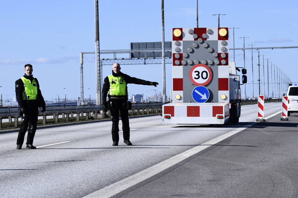 Från och med klockan tolv på lördagen stängde Danmark gränserna.