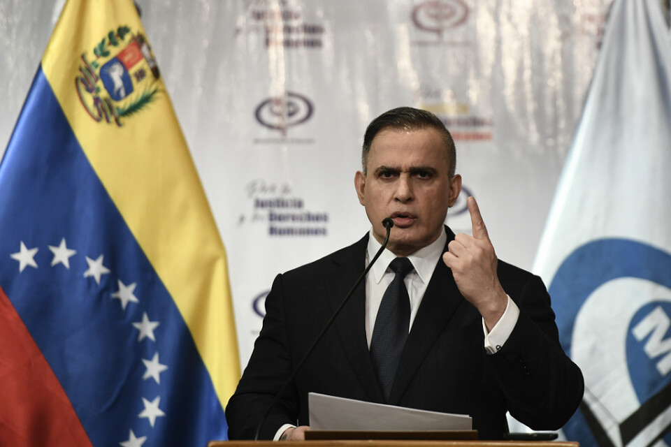 Venezuelas riksåklagare Tarek William Saab på en presskonferens om förra helgens påstådda kuppförsök.