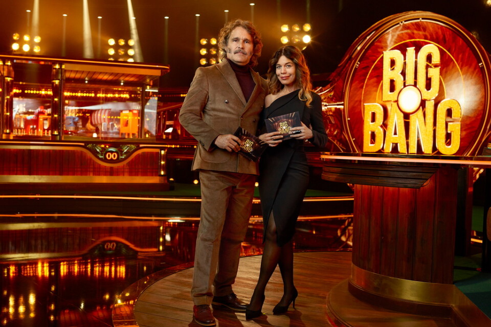 Erik Haag och Lotta Lundgren leder frågesportprogrammet "Big bang" i TV4. Pressbild.