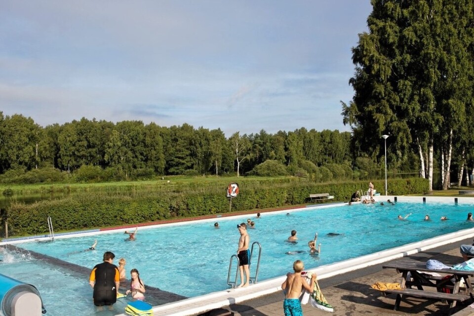 Friluftsbadet i Vinslöv blir ny hemvist för simklubben S71: äldre simmare. De yngre kommer att träna i en varmare Bjärmums simhall. 	Foto: Andreas Hillergren/Arkiv