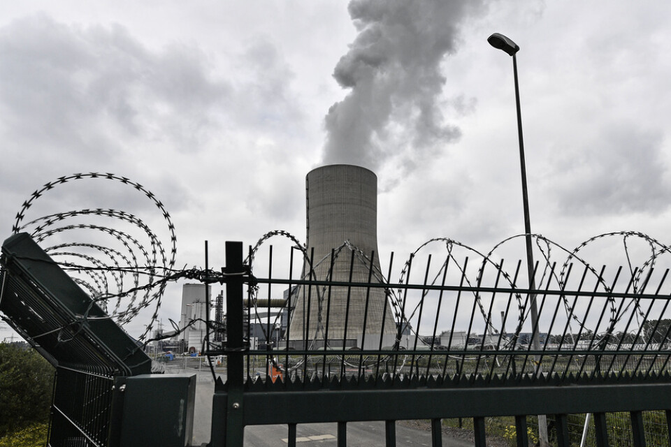 Ånga från Unipers kontroversiella kolkraftverk Datteln 4 i västra Tyskland på fredagen.