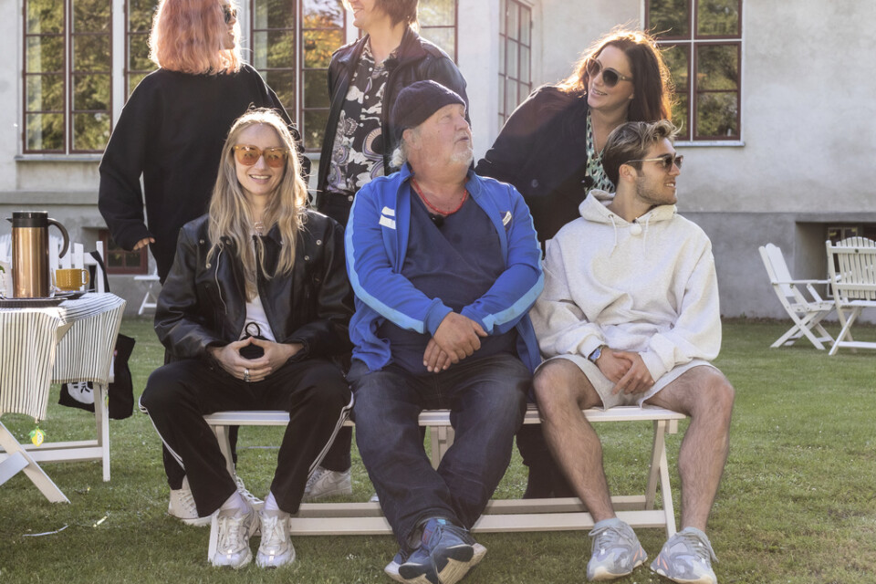Tove Styrke, Markus Krunegård, Lisa Nilsson, Silvana Imam, Plura Jonsson och Benjamin Ingrosso medverkar i TV4-programmet "Så mycket bättre" på pensionatet Grå gåsen på Gotland.