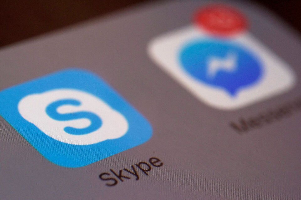 Möten via elektroniska tjänster som Skype används för fler internationella kontakter under våren.