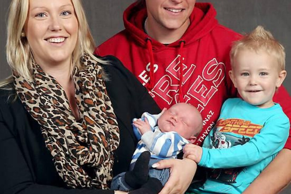 Stephanie Liljegren och Jonas Flintzberg, Holmsjö, fick den 16 april en son, Loke, som vägde 3 485 g och var 51 cm. Syskon: William.