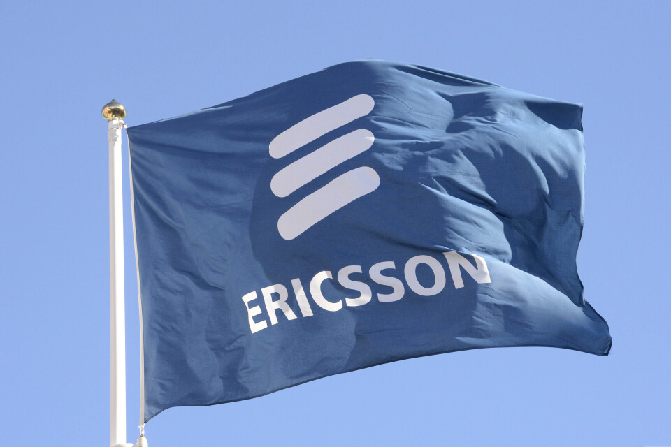Telekomjätten Ericsson gör det obligatoriskt för de anställda att bära ansiktsmask på jobbet. Arkivbild.