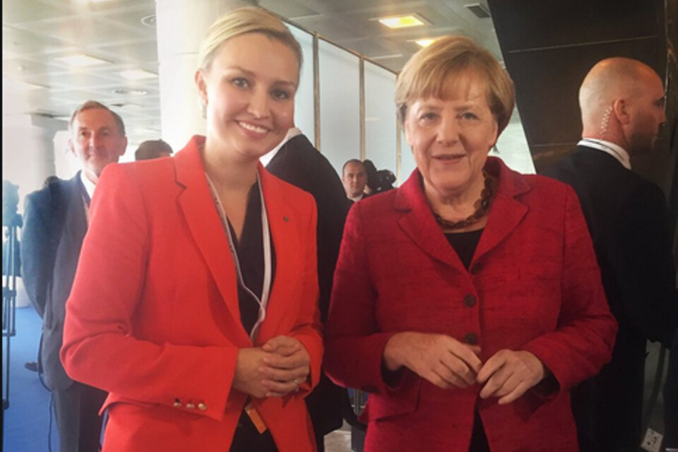 Ebba Busch Thor och Angela Merkel. Med etableringen av Konrad Adenauer-stiftelsens kontor i Stockholm stärks kontakterna mellan M och KD å ena sidan och tyska kristdemokraterna å andra sidan.