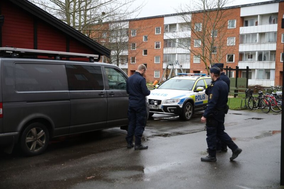 Polisen är på plats på Näsby.