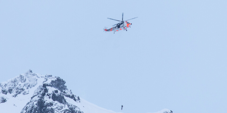 Ambulans- och räddningshelikoptrar har skickats till Lofoten efter en bussolycka. Arkivbild.