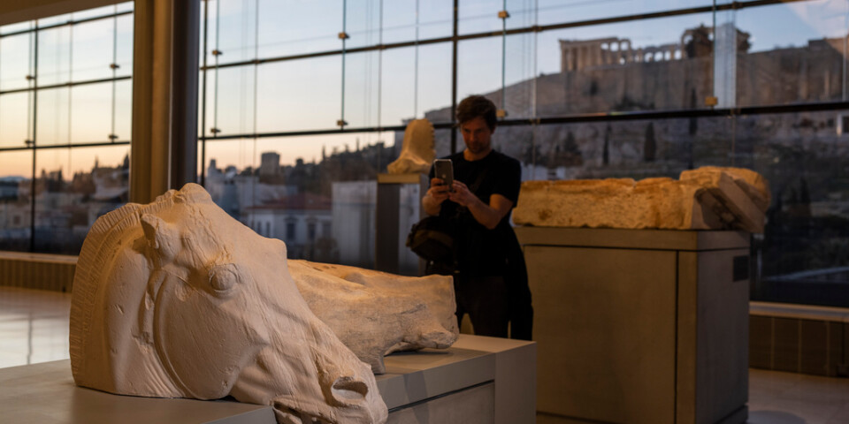 Hästhuvudet är ett av tre marmorfragment som återlämnats till Grekland.