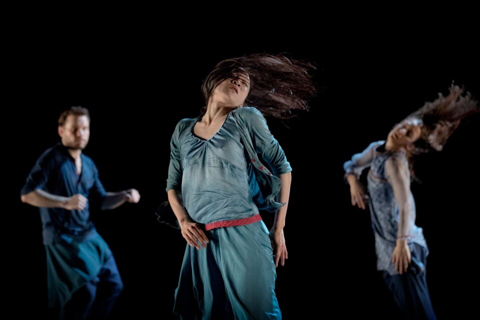 En scen ur ”Nayrab” av Skånes Dansteater.