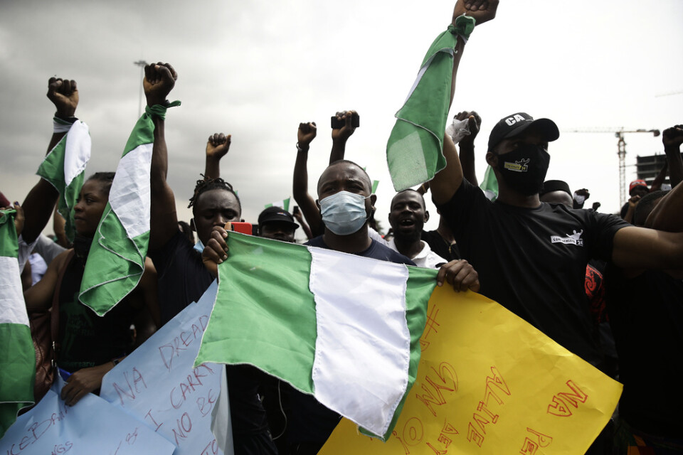 Många i Nigeria går ut på gatorna för att protestera. Bilden är från förra måndagen.