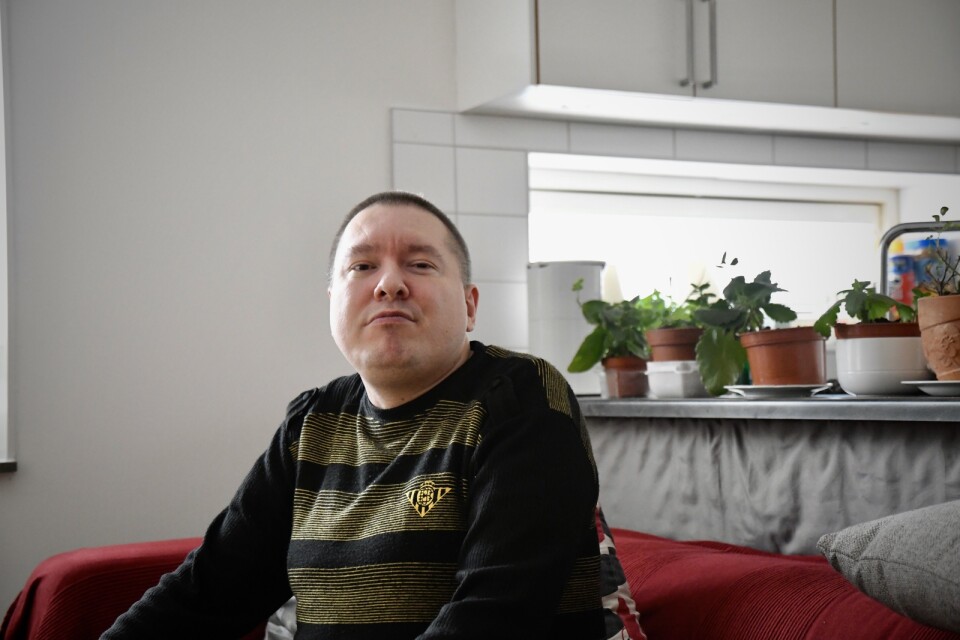 Anton Myslitskyi har cerebral pares. Han är nöjd med vården i Sverige.