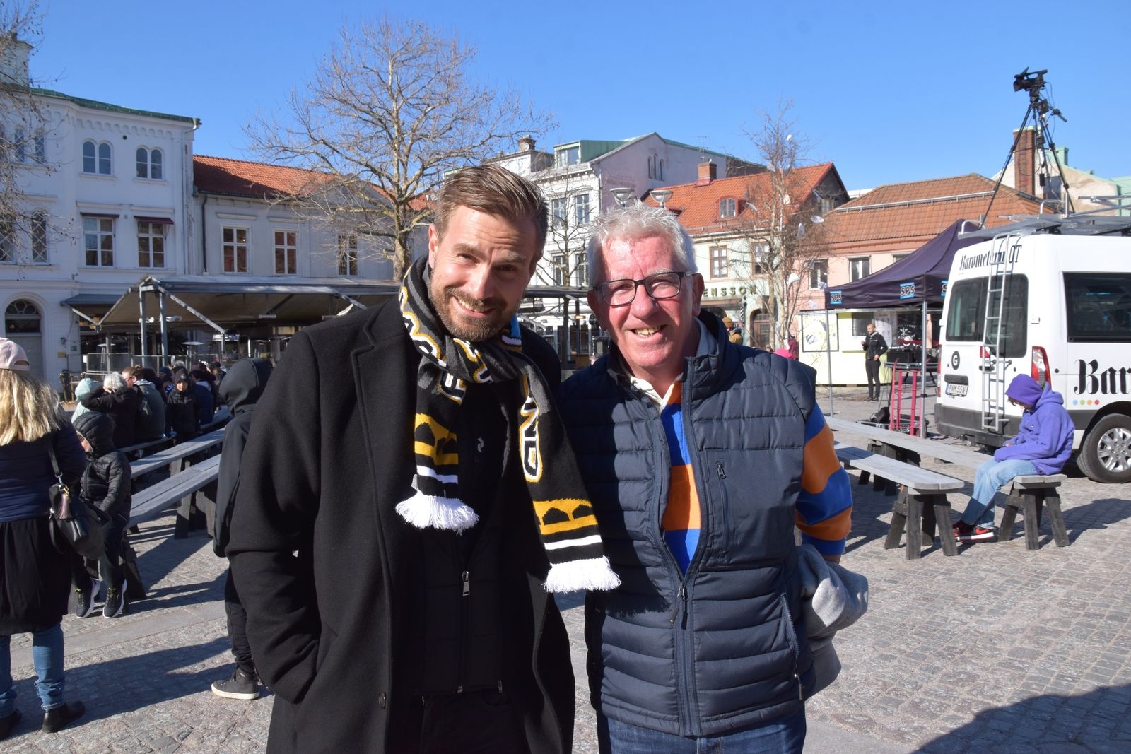 Johan Göransson, turismchef Ölands Turismorganisation  och Thomas Davidsson, näringslivschef Kalmar kommun var på plats för att hylla silvermedaljörerna.