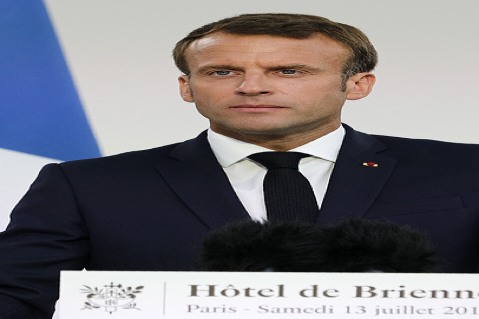 Frankrike ska inrätta en rymdstyrka inom flygvapnet, meddelar president Emmanuel Macron.