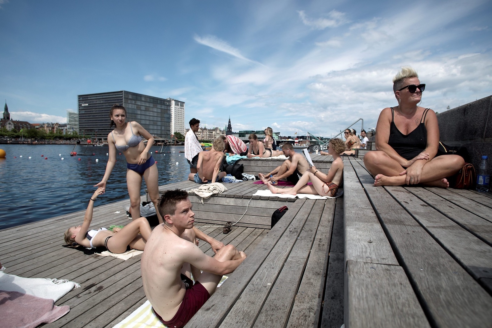 Islands Brygge har blivit ett badställe mitt i staden. Foto: Jörgen Johansson