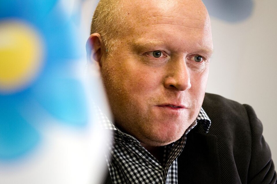 Kommunfullmäktiges ordförande Magnus Persson (SD) svarar på kritiken från Vänsterpartiet.