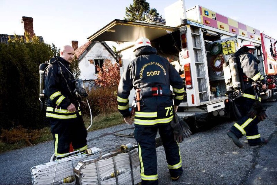 Sydöstra Skånes räddningstjänstförbund rycker ut vid en brand i Skivarp 2009. Samarbetet om räddningstjänsten är ett av flera mellan kommunerna i sydöstra Skåne som havererat.Foto: Albin Brönmark/arkiv