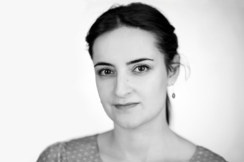 Marjaneh Bakhtiari, född 1980, bor i Malmö. Har studerat socialantropologi och journalistik. Debuterade 2005 med ”Kalla det vad fan du vill”, en roman som fick stor uppmärksamhet.