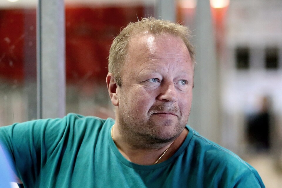 Tyringecoachen Henrik Alfredsson skulle vilja reducera antalet lag i Hockeyettan på annat sätt än genom intresseorganisationens förslag. 									                    Foto: STEFAN SANDSTRÖM