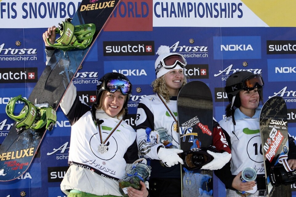Lindsey Jacobellis, högst upp på pallen under VM 2007, tog OS-guld i snowboardcross – 16 år efter att ha gått miste om guldet i Turin.