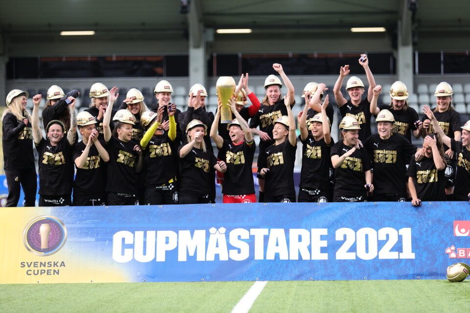 Häckenspelarna firar att de är cupmästare 2021 efter segern i torsdagens final i Svenska cupen.