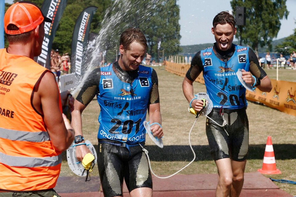 Sebastian Engfors och Alexander Berggren vann Borås swimrun i somras.