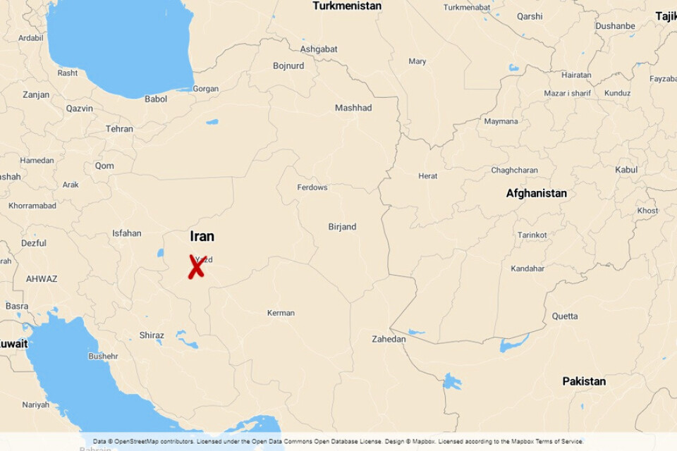 De skadade flyktingarnas bil ska ha blivit beskjuten och fattat eld i provinsen Yazd i centrala Iran, enligt Afghanistans utrikesdepartement. Iran har dock tillbakavisat uppgifterna.