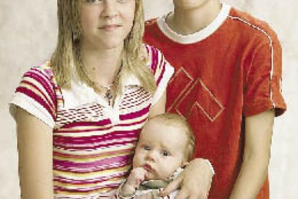 Camilla Johansson och Stefan Nilsson, Ljungby, fick den 8/3 sonen Isac. Vikt: 2910 g. Längd: 48 cm. Syskon är Cecilia 14 år och Marcus 10 år.