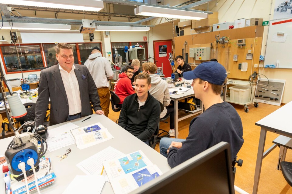 Urban Widmark är rektor för yrkesprogrammen på Österäng och är stolt över sina elever, som nästan alla får jobb direkt efter studenten.