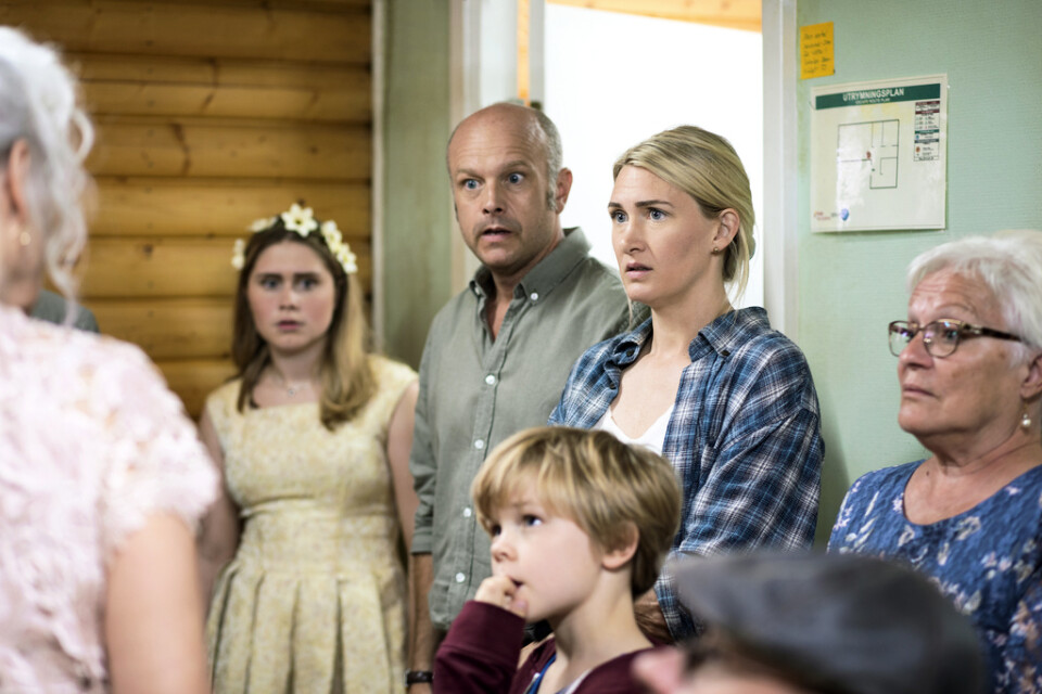 Familjen Andersson förbereder sig för att gå på morfars bröllop men kaos utbryter snart i "Sune – best man". Pressbild.