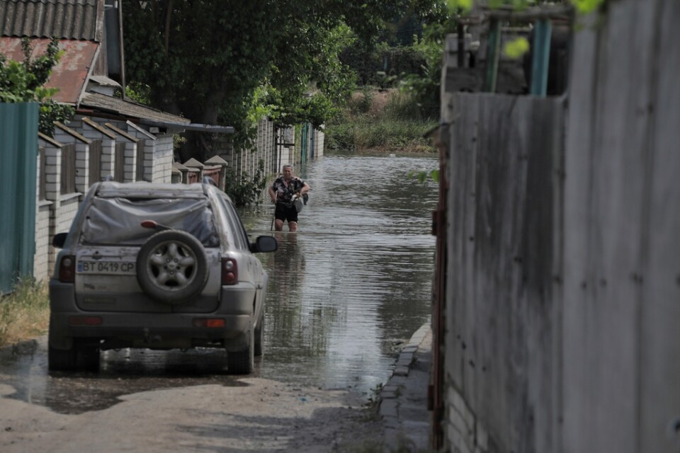 Fler samhällen har "helt eller delvis" översvämmats efter förstörelsen av kraftverksdammen Kachovka.