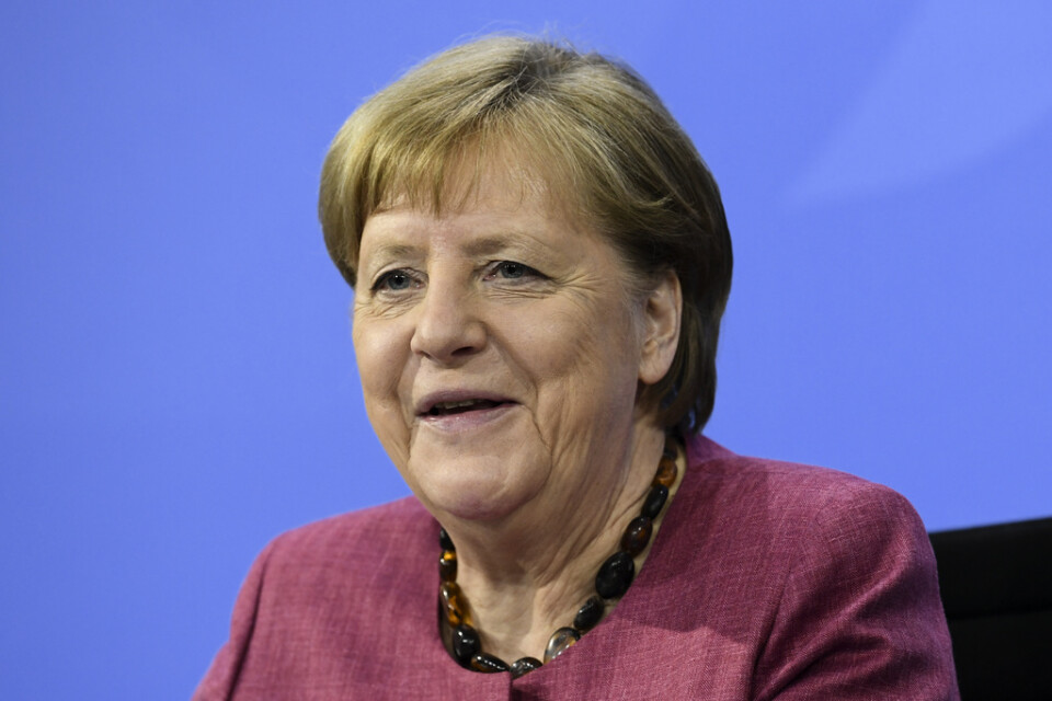 Tysklands förbundskansler Angela Merkel meddelar att landet gärna börjar vaccinera barn från tolv år och uppåt.