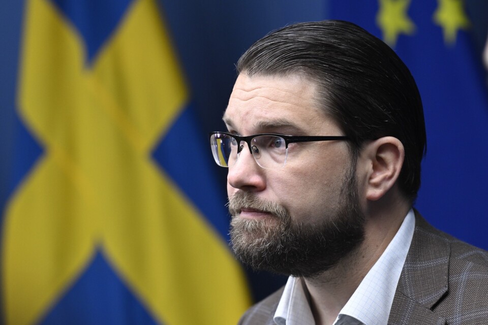 Sverigedemokraternas partiledare Jimmie  Åkesson vill att Sverige ska ”sätta svenska intressen främst”.