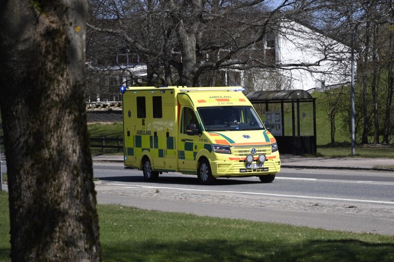 Slog larm om brand och beställde en ambulans: ”Ville ha skjuts in till Växjö”